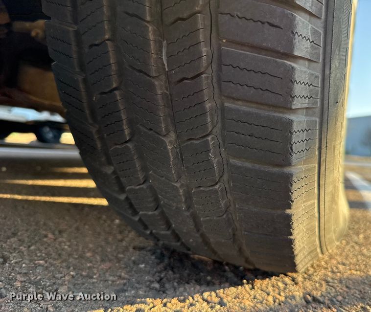 image for item ES5572 2001 Chevrolet Express 1500 van