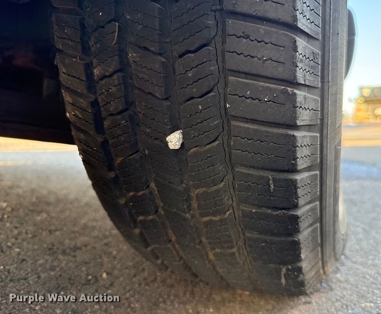 image for item ES5572 2001 Chevrolet Express 1500 van