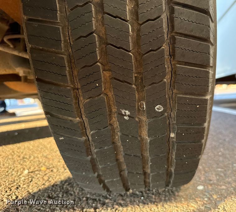 image for item ES5572 2001 Chevrolet Express 1500 van