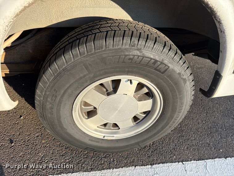 image for item ES5572 2001 Chevrolet Express 1500 van