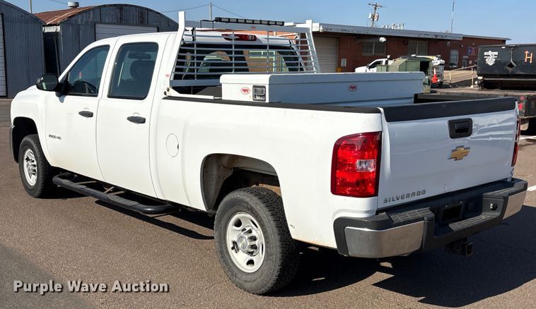 image for item ES5578 2010 Chevrolet Silverado 2500 Crew Cab pickup truck