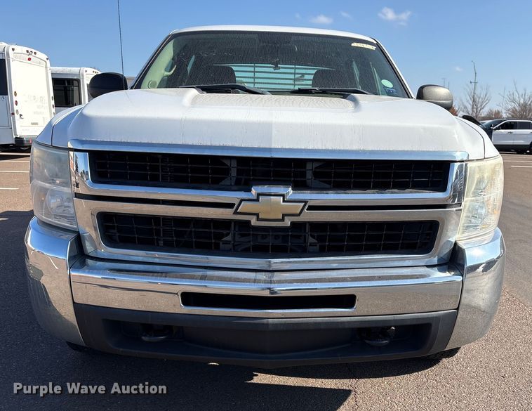 image for item ES5578 2010 Chevrolet Silverado 2500 Crew Cab pickup truck