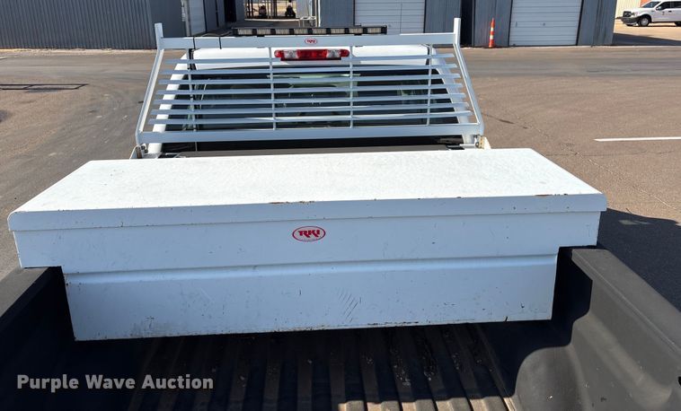 image for item ES5578 2010 Chevrolet Silverado 2500 Crew Cab pickup truck