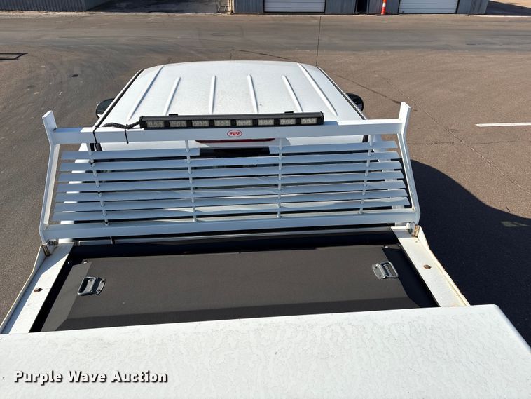 image for item ES5578 2010 Chevrolet Silverado 2500 Crew Cab pickup truck