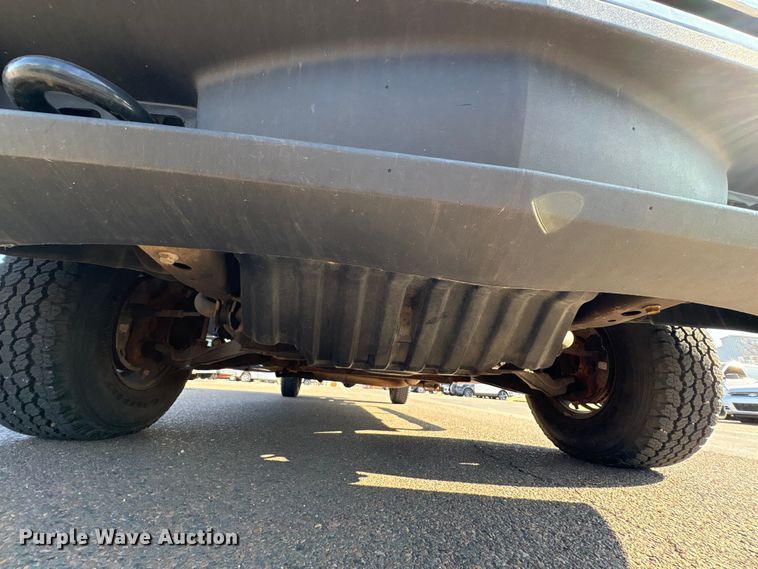 image for item ES5578 2010 Chevrolet Silverado 2500 Crew Cab pickup truck