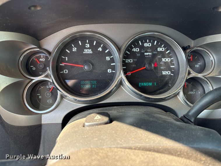 image for item ES5578 2010 Chevrolet Silverado 2500 Crew Cab pickup truck