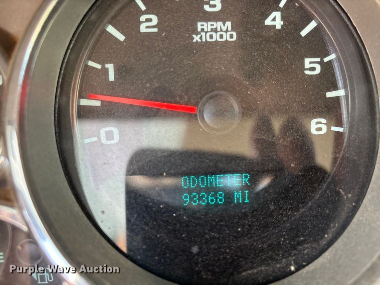 image for item ES5578 2010 Chevrolet Silverado 2500 Crew Cab pickup truck