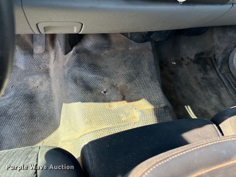 image for item ES5578 2010 Chevrolet Silverado 2500 Crew Cab pickup truck