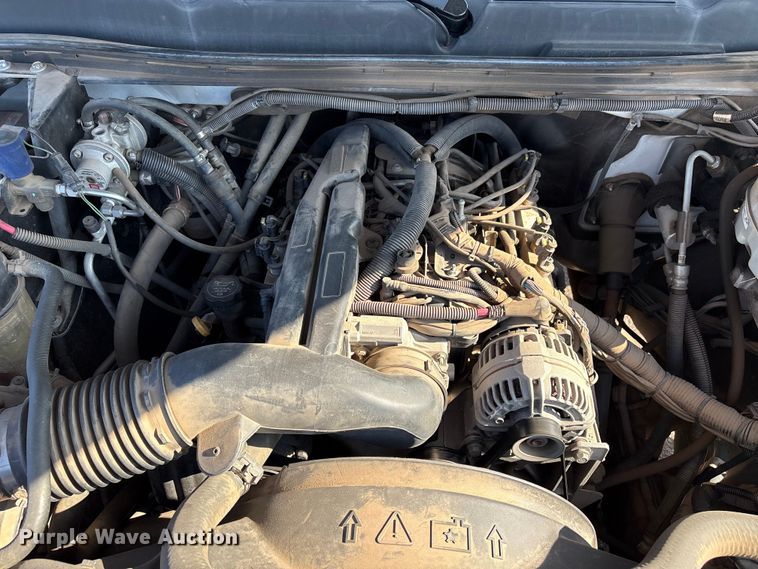 image for item ES5578 2010 Chevrolet Silverado 2500 Crew Cab pickup truck