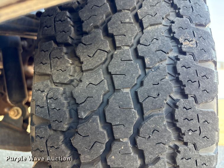 image for item ES5578 2010 Chevrolet Silverado 2500 Crew Cab pickup truck