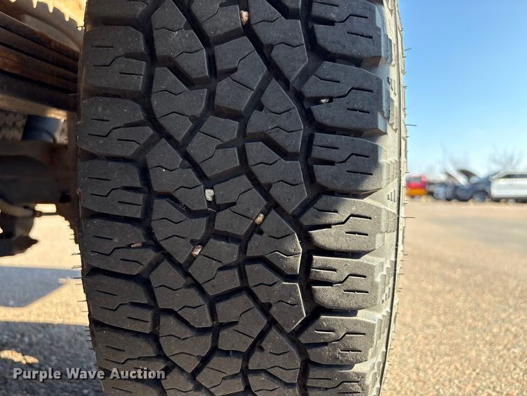 image for item ES5578 2010 Chevrolet Silverado 2500 Crew Cab pickup truck