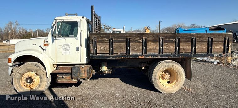 image for item ES5607 1997 International 4900 dump flatbed truck