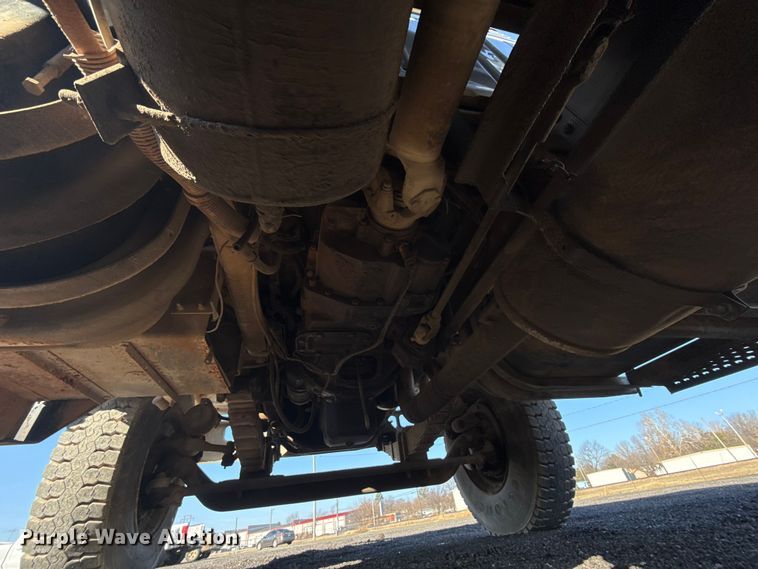 image for item ES5607 1997 International 4900 dump flatbed truck