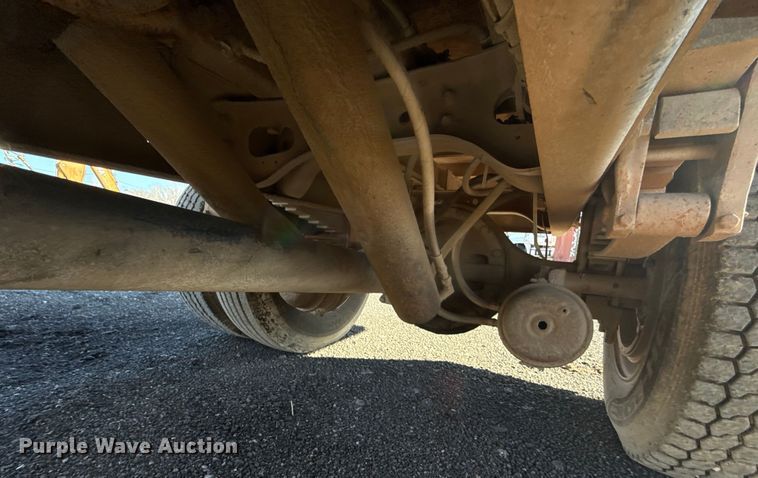 image for item ES5607 1997 International 4900 dump flatbed truck