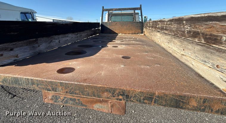 image for item ES5607 1997 International 4900 dump flatbed truck