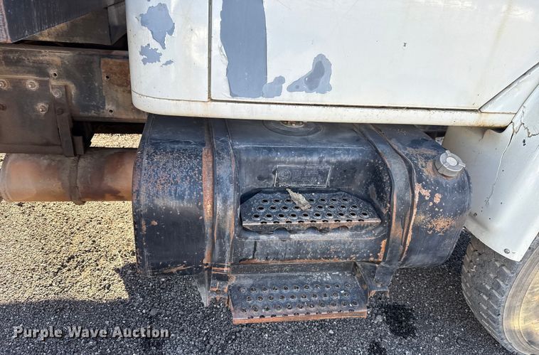 image for item ES5607 1997 International 4900 dump flatbed truck