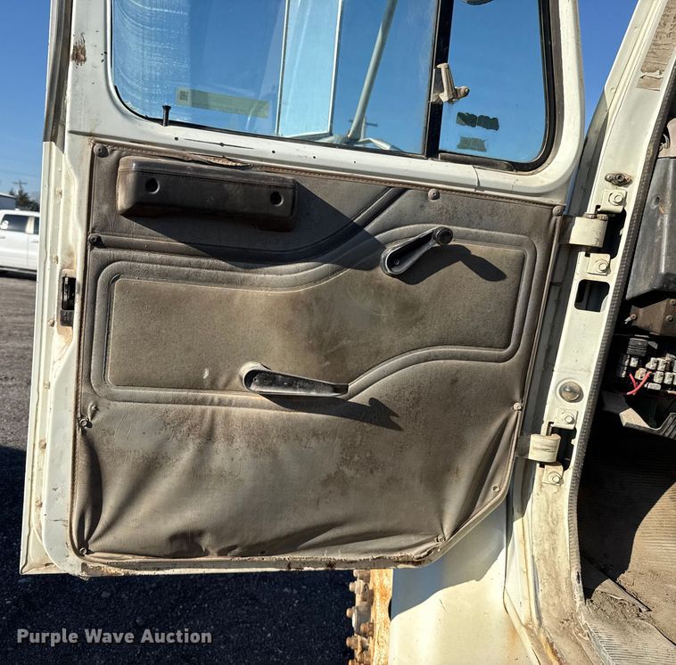 image for item ES5607 1997 International 4900 dump flatbed truck