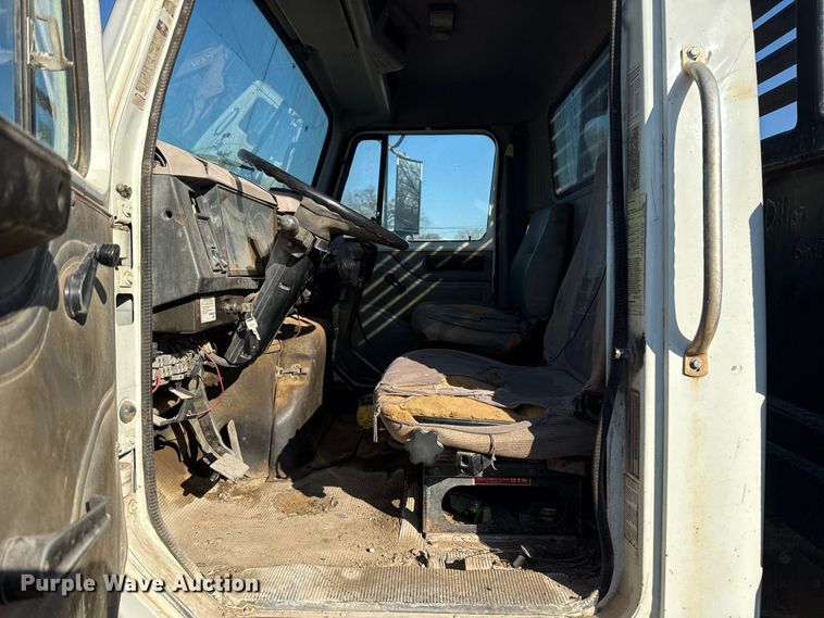 image for item ES5607 1997 International 4900 dump flatbed truck