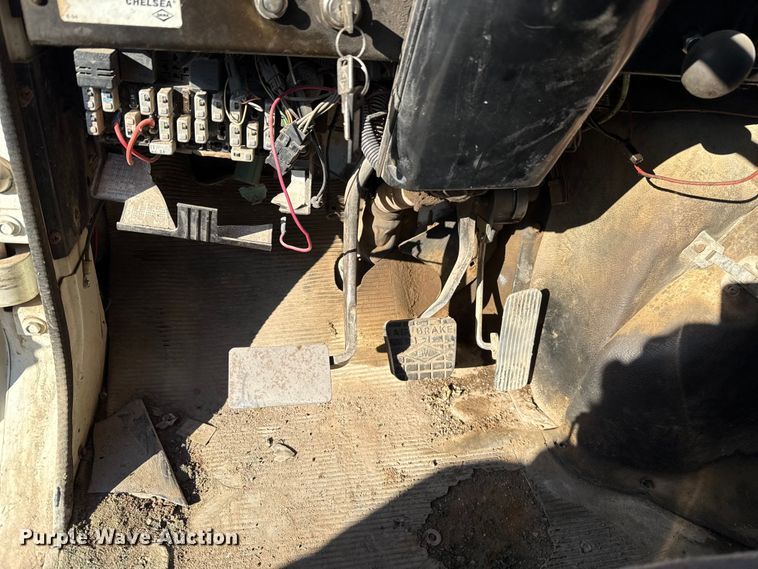 image for item ES5607 1997 International 4900 dump flatbed truck