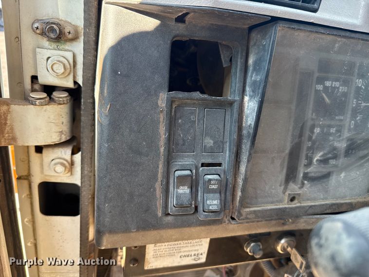 image for item ES5607 1997 International 4900 dump flatbed truck