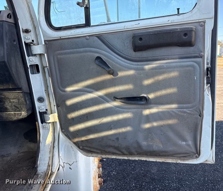 image for item ES5607 1997 International 4900 dump flatbed truck