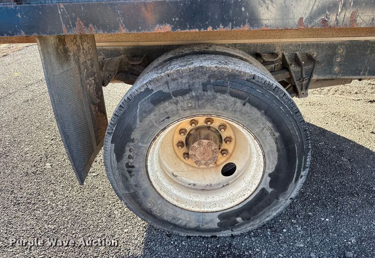 image for item ES5607 1997 International 4900 dump flatbed truck