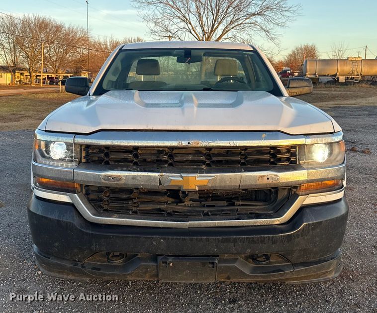 image for item ES5612 2017 Chevrolet Silverado 1500 pickup truck