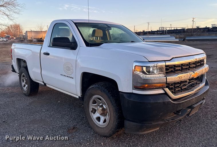 image for item ES5612 2017 Chevrolet Silverado 1500 pickup truck