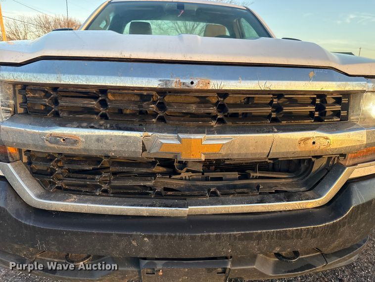 image for item ES5612 2017 Chevrolet Silverado 1500 pickup truck