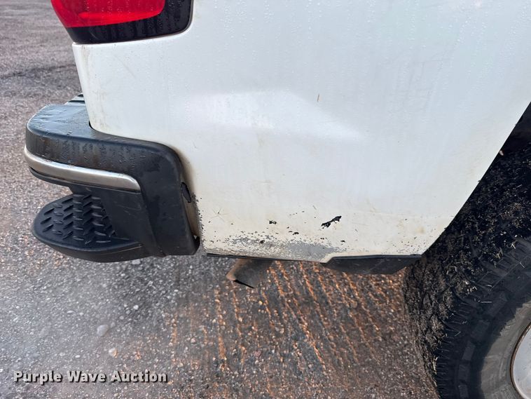 image for item ES5612 2017 Chevrolet Silverado 1500 pickup truck