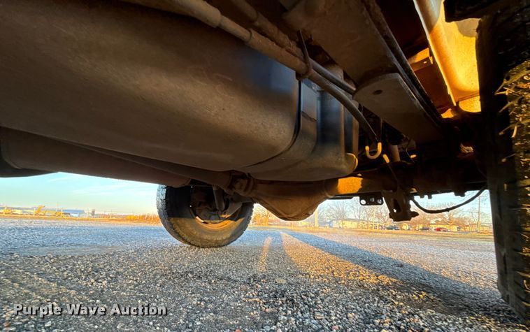 image for item ES5612 2017 Chevrolet Silverado 1500 pickup truck