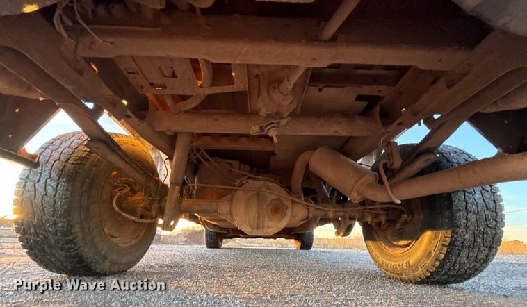 image for item ES5612 2017 Chevrolet Silverado 1500 pickup truck