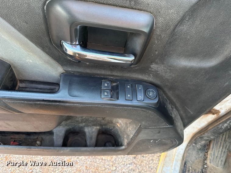 image for item ES5612 2017 Chevrolet Silverado 1500 pickup truck