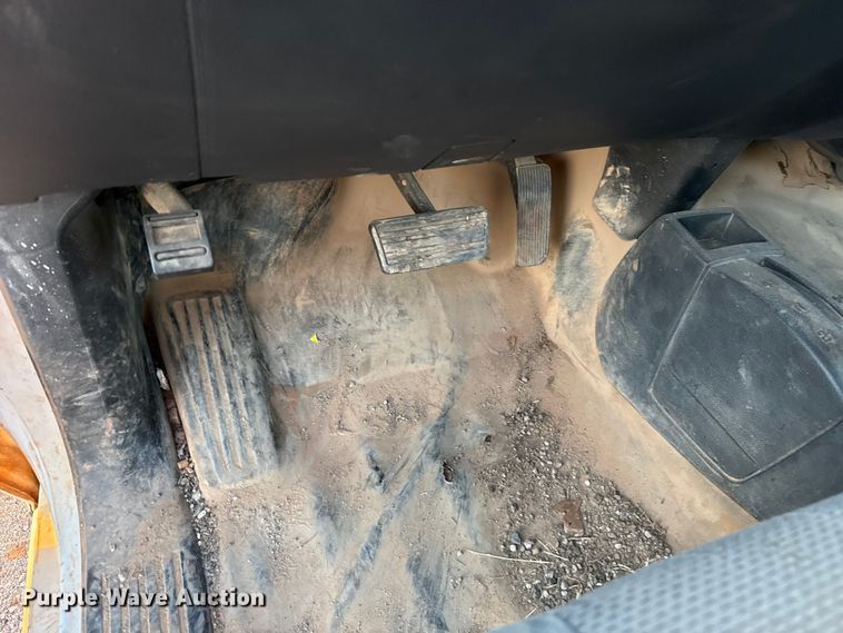 image for item ES5612 2017 Chevrolet Silverado 1500 pickup truck