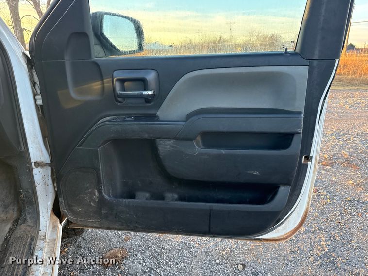 image for item ES5612 2017 Chevrolet Silverado 1500 pickup truck