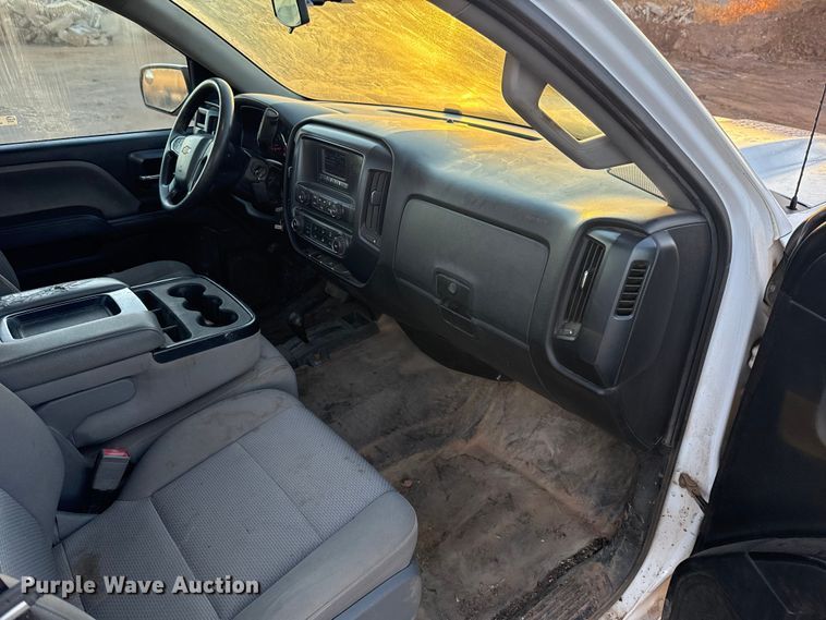 image for item ES5612 2017 Chevrolet Silverado 1500 pickup truck