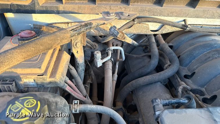 image for item ES5612 2017 Chevrolet Silverado 1500 pickup truck