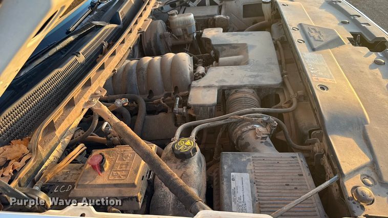 image for item ES5612 2017 Chevrolet Silverado 1500 pickup truck