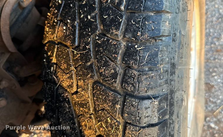 image for item ES5612 2017 Chevrolet Silverado 1500 pickup truck