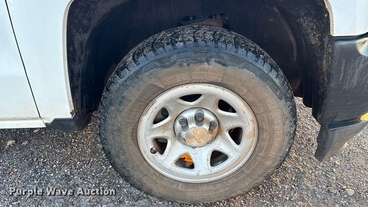 image for item ES5612 2017 Chevrolet Silverado 1500 pickup truck