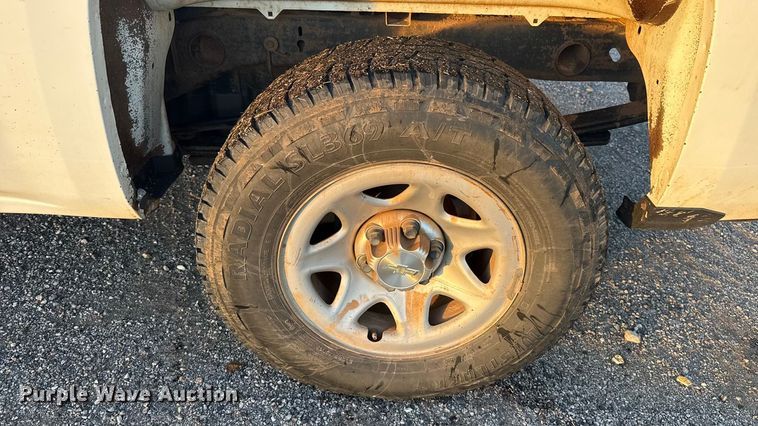 image for item ES5612 2017 Chevrolet Silverado 1500 pickup truck