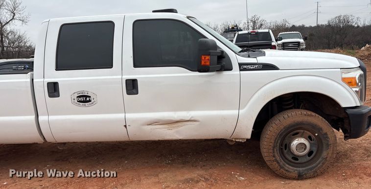 image for item ET1007 2013 Ford F250 Super Duty Crew Cab pickup truck