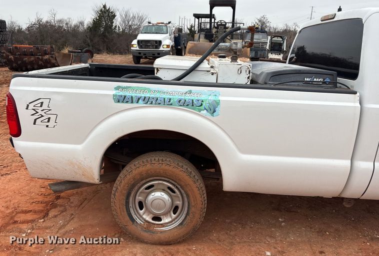 image for item ET1007 2013 Ford F250 Super Duty Crew Cab pickup truck