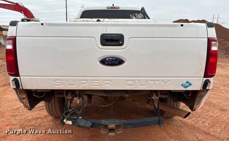 image for item ET1007 2013 Ford F250 Super Duty Crew Cab pickup truck