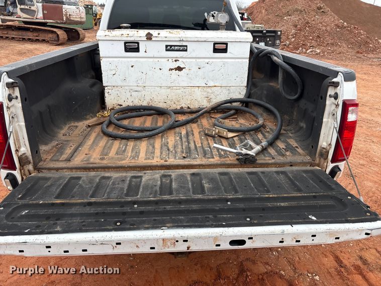 image for item ET1007 2013 Ford F250 Super Duty Crew Cab pickup truck