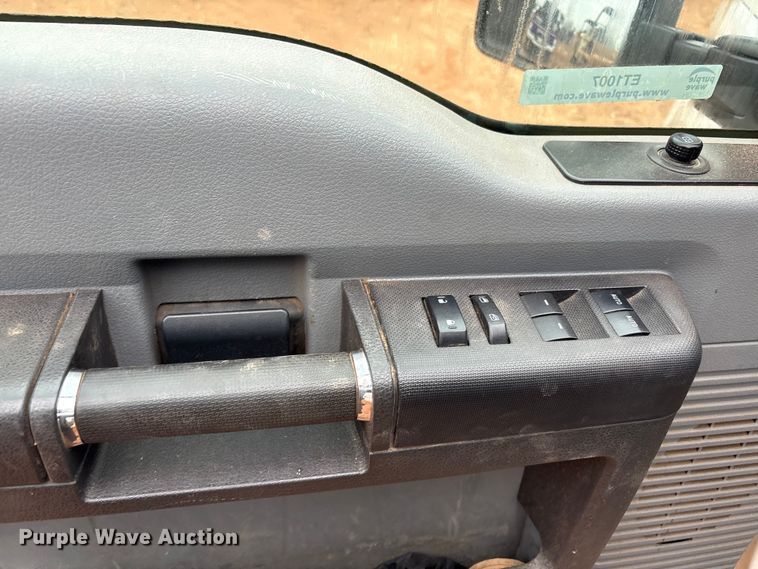 image for item ET1007 2013 Ford F250 Super Duty Crew Cab pickup truck