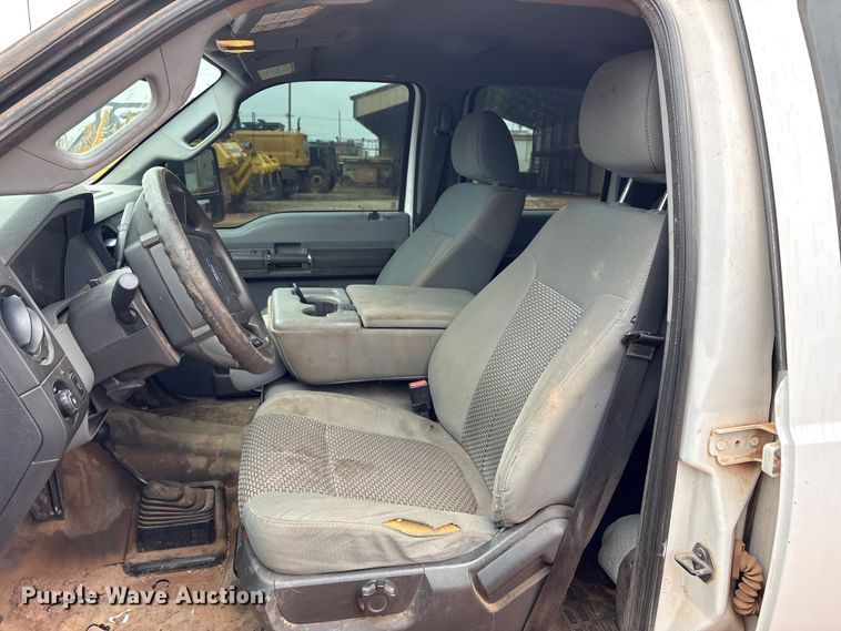 image for item ET1007 2013 Ford F250 Super Duty Crew Cab pickup truck