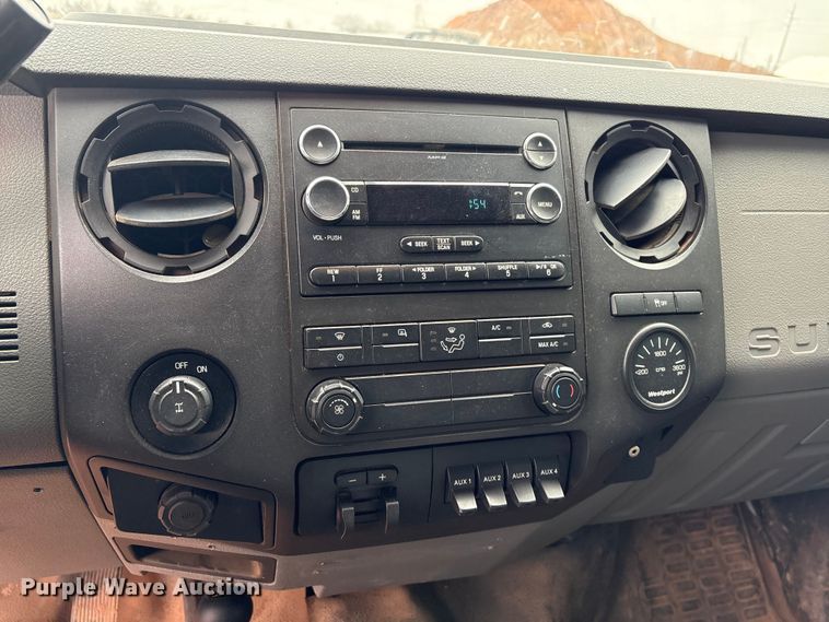 image for item ET1007 2013 Ford F250 Super Duty Crew Cab pickup truck