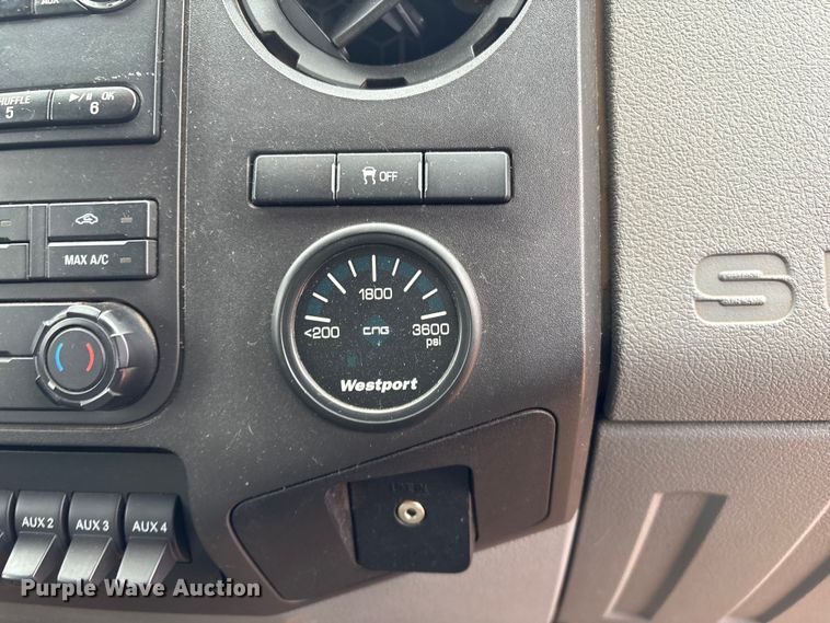 image for item ET1007 2013 Ford F250 Super Duty Crew Cab pickup truck