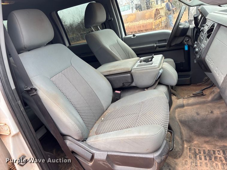 image for item ET1007 2013 Ford F250 Super Duty Crew Cab pickup truck